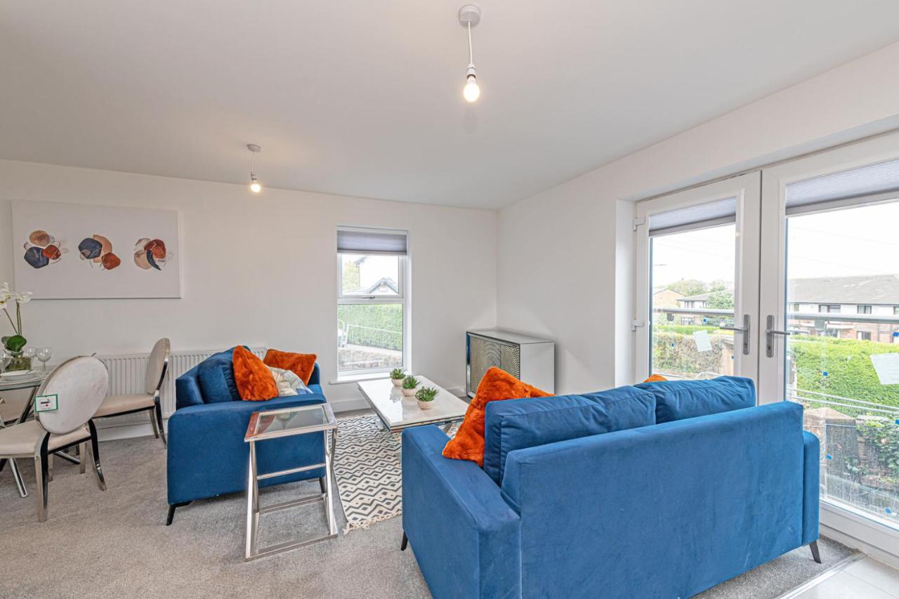 Gospel Heights Luxury Apartments With Parking Heswall Extérieur photo