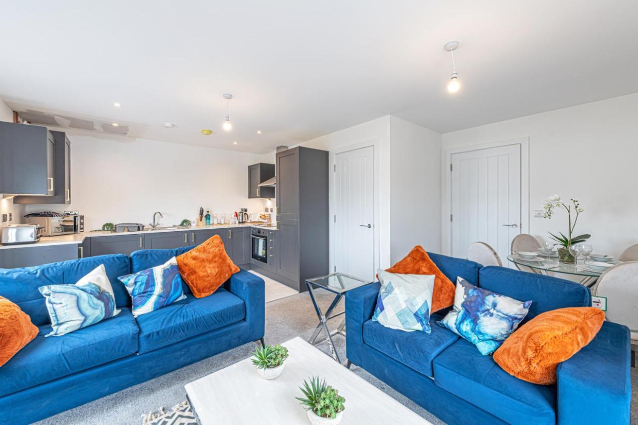 Gospel Heights Luxury Apartments With Parking Heswall Extérieur photo