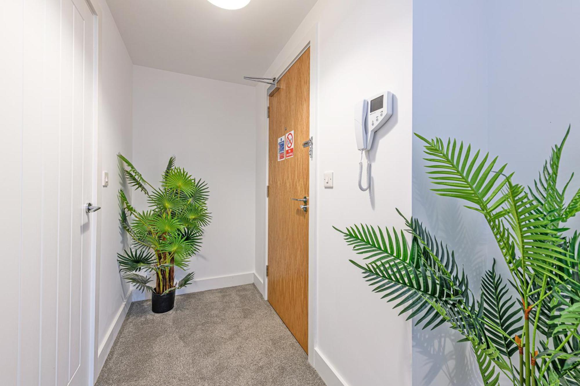 Gospel Heights Luxury Apartments With Parking Heswall Extérieur photo